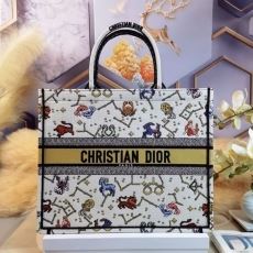 Christian Dior Shopping Bags